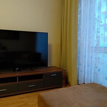2 Izbovy Byt 60M2 V Centre Na Bakossovej, 24H Self Checkin Apartment Banska Bystrica Bagian luar foto