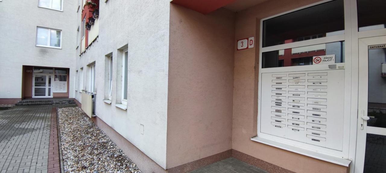 2 Izbovy Byt 60M2 V Centre Na Bakossovej, 24H Self Checkin Apartment Banska Bystrica Bagian luar foto