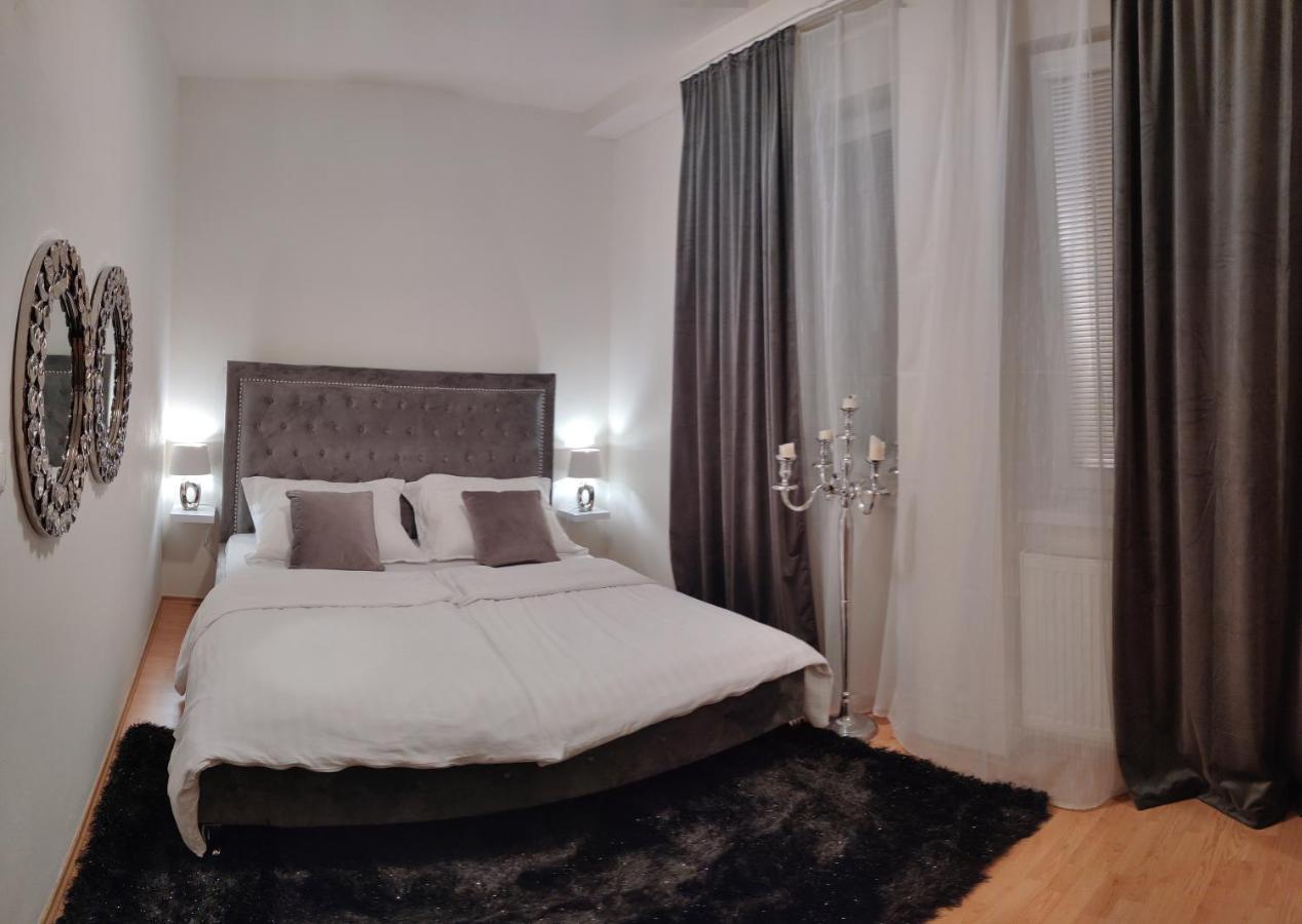 2 Izbovy Byt 60M2 V Centre Na Bakossovej, 24H Self Checkin Apartment Banska Bystrica Bagian luar foto